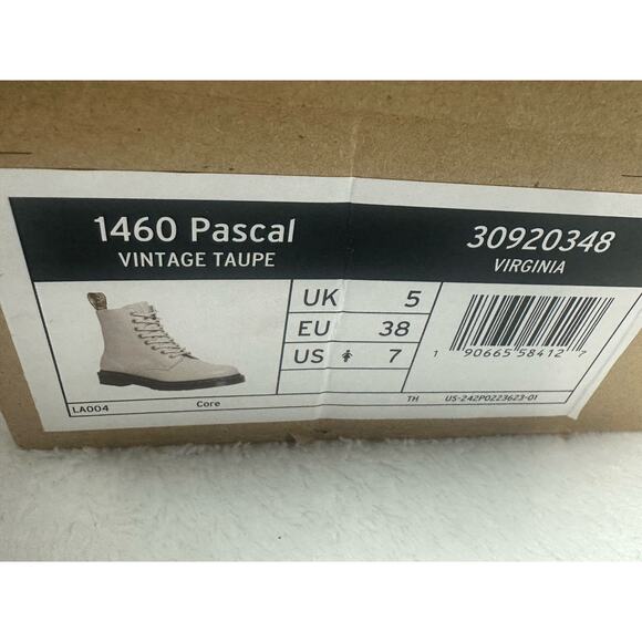 Dr Marten's 1460 Pascal Vintage Taupe NIB Women's size 7 - Picture 2 of 2